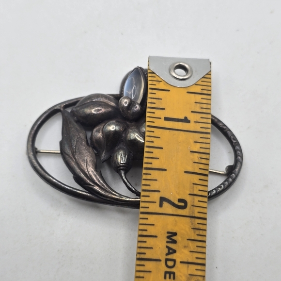 Sterling Silver Floral Brooch With Quartz - Picture 9 of 10